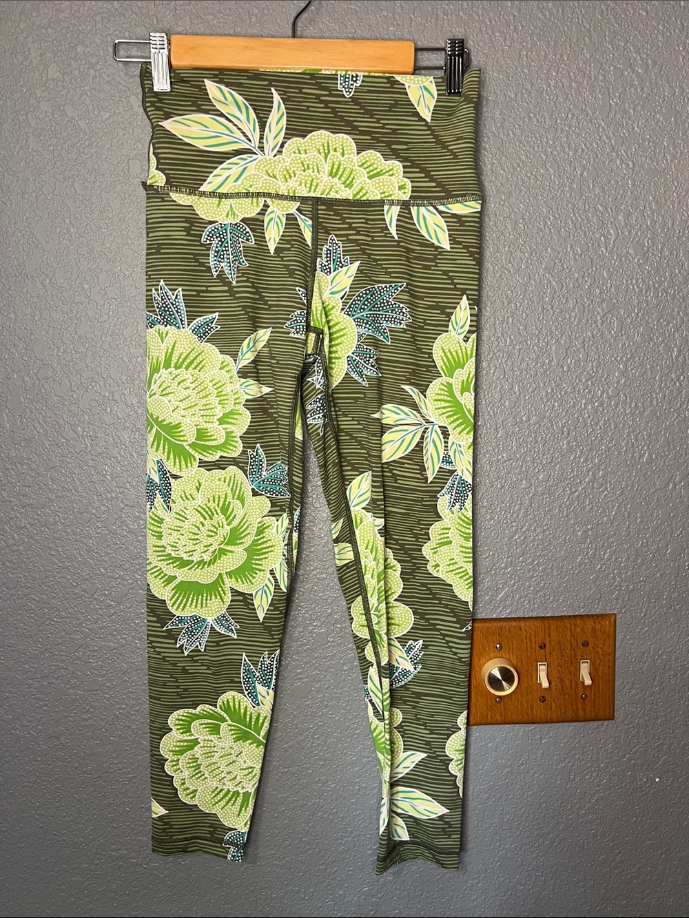 aerie Chill Play Move Leggings Medium